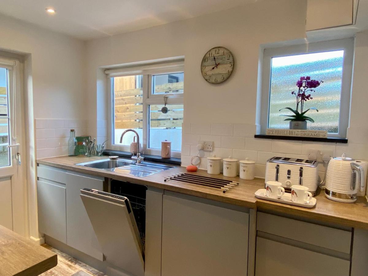Robin Cottage One Bedroom Cottage Near Perranporth Beach With Parking & Wifi - Robin Cottage Exterior photo